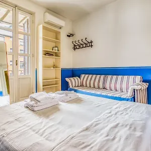 https://appartamento-in-brera-milano-via-san-marco-5pax.italymilanhotels.net